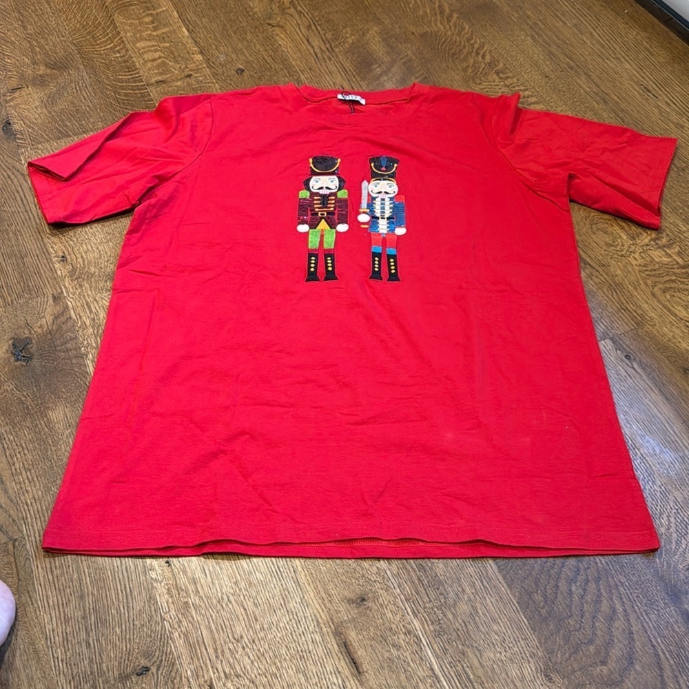 NWT Why Dress Women’s Short Sleeve Tee Red and Rainbow Size Small